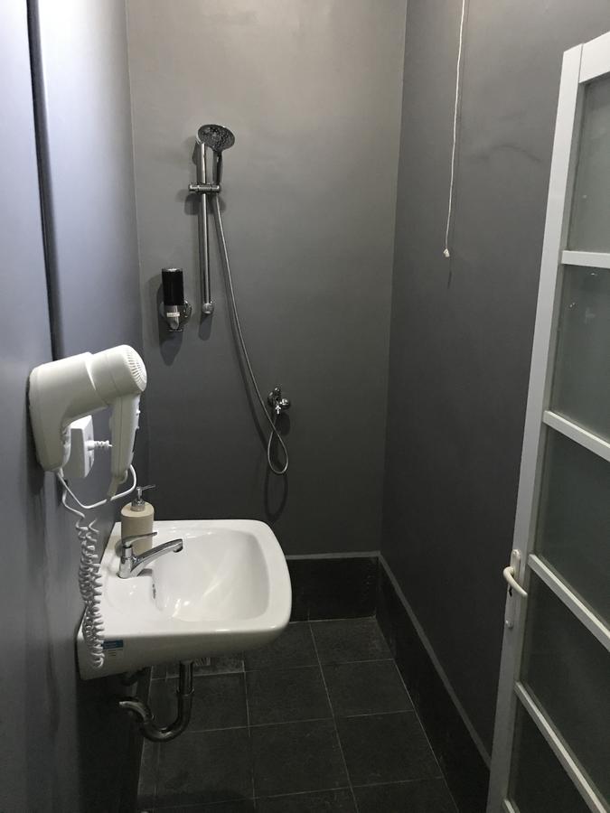 ليجيان Nine Dollar Hostel المظهر الخارجي الصورة